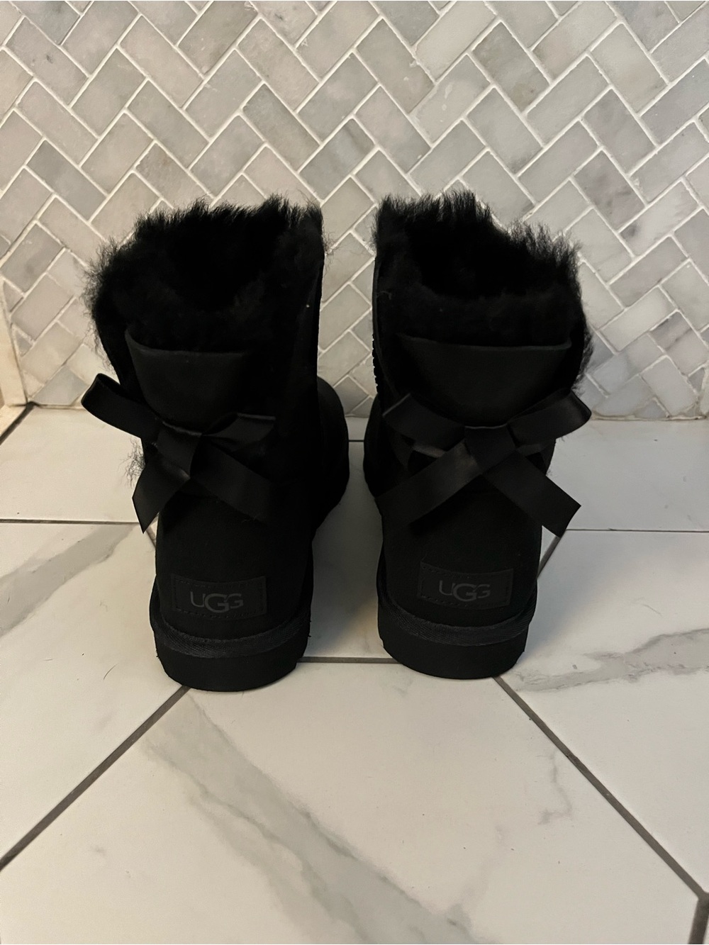 UGG Black Short Shearling Boot. Mini Bailey bow. - Picture 3 of 9